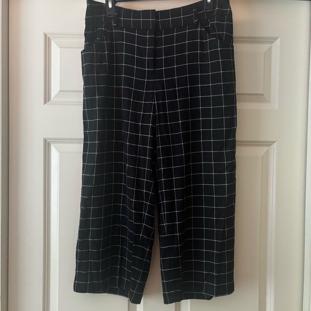 DREW (Tucker) Black and White Capris